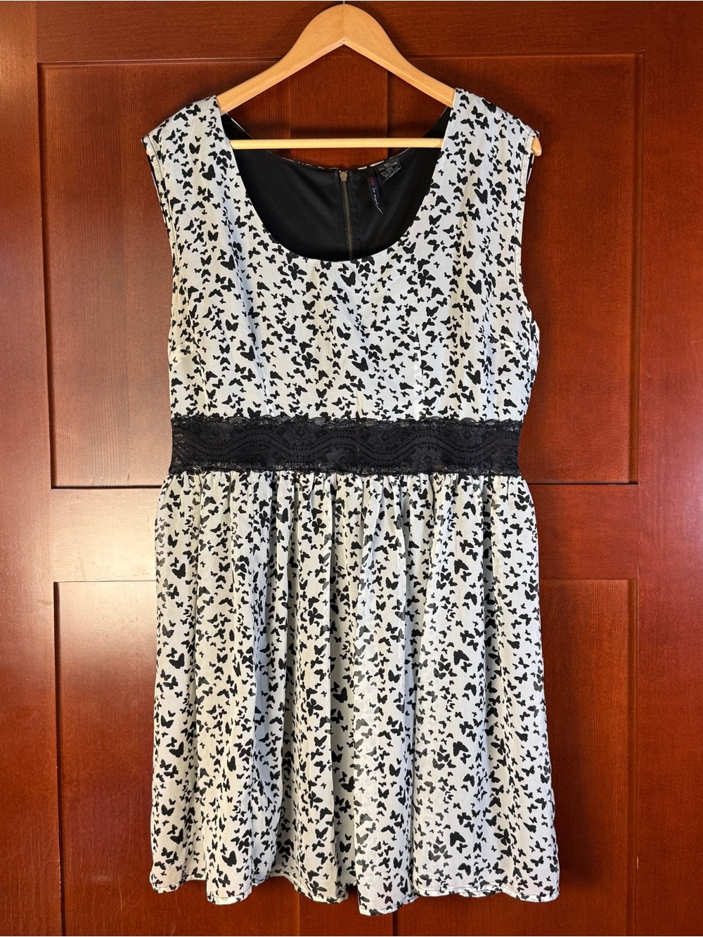 Fire Los Angeles XL Butterfly Print Lace Empire Waist Flowy Dress